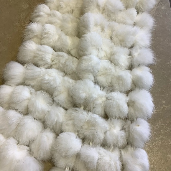 🌸 RABBIT FUR SCARF SHAWL BALLS LONG SOFT FURRY SHAWL WINTER CLASSY WARM COZY - Picture 7 of 12
